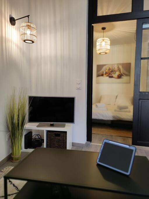 Cocon De Charline - Charme Et Elegance Dans Le Centre Apartamento Montauban Exterior foto